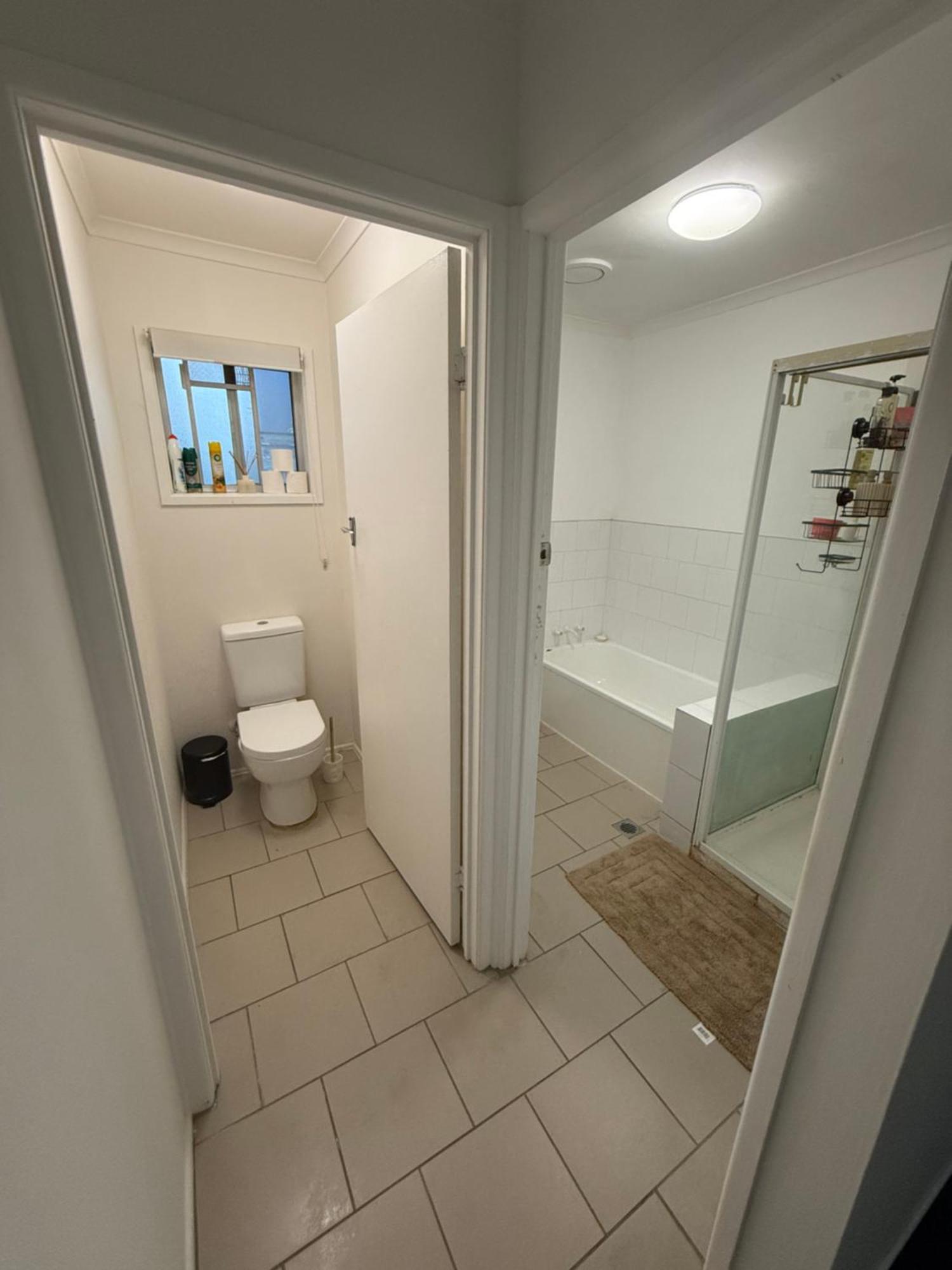 Homestay Bedroom In Surfers Chevron Island